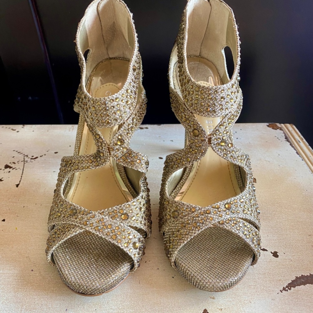 Heels - Picture 3 of 3